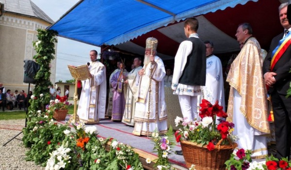Liturghie arhierească la Iclod Liturghie arhierească la Iclod