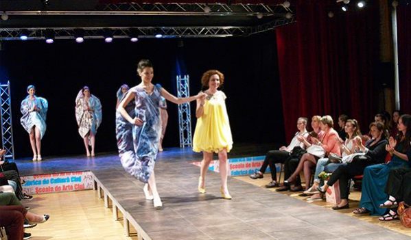 „Fashion-Show” şi Best of „Arte”, la Şcoala de Arte Cluj-Napoca „Fashion-Show” şi Best of „Arte”, la Şcoala de Arte Cluj-Napoca