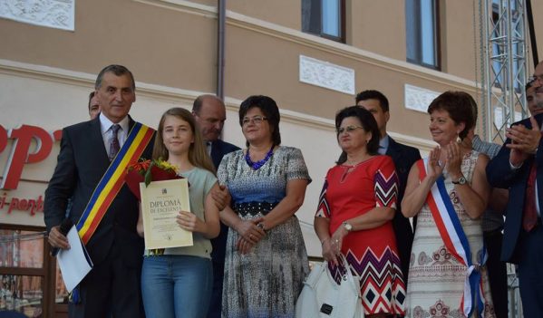 Elevii de 10 ai Dejului, premiați de Primăria Municipiului Dej Elevii de 10 ai Dejului, premiați de Primăria Municipiului Dej