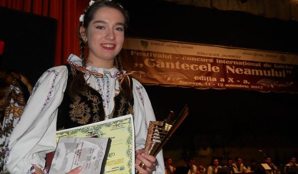 Premii pentru Şcoala Populară de Arte „Tudor Jarda” Cluj Festivalului Internaţional de Folclor „Cântecele Neamului” Suceava Premii pentru Şcoala Populară de Arte „Tudor Jarda” Cluj Festivalului Internaţional de Folclor „Cântecele Neamului” Suceava