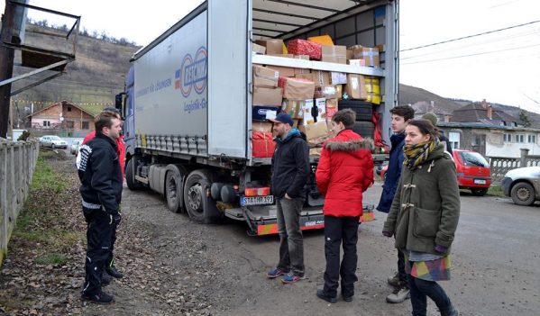 „Camionul de Crăciun” a ajuns și în localitatea Căianu „Camionul de Crăciun” a ajuns și în localitatea Căianu