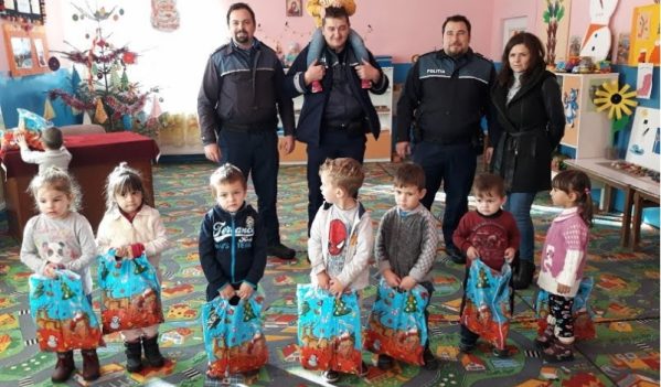 Misiuni speciale de Sfântul Nicolae, executate de polițiștii din Beliș și Gherla Misiuni speciale de Sfântul Nicolae, executate de polițiștii din Beliș și Gherla