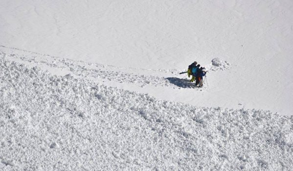 Salvamont Cluj a participat la salvarea unui grup de turiști surprinși de avalanșă Salvamont Cluj a participat la salvarea unui grup de turiști surprinși de avalanșă