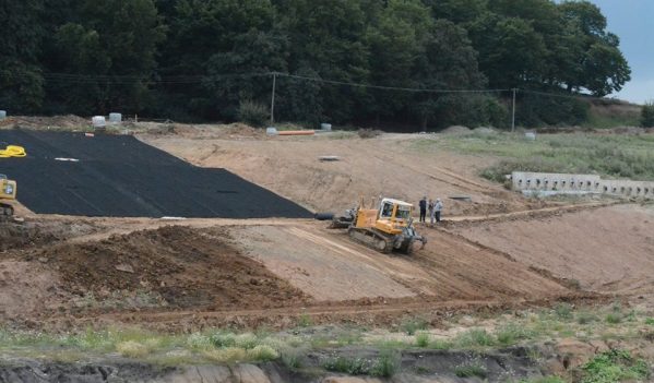 A fost semnat contractul pentru lucrările de stabilizare a dealului Hoia A fost semnat contractul pentru lucrările de stabilizare a dealului Hoia