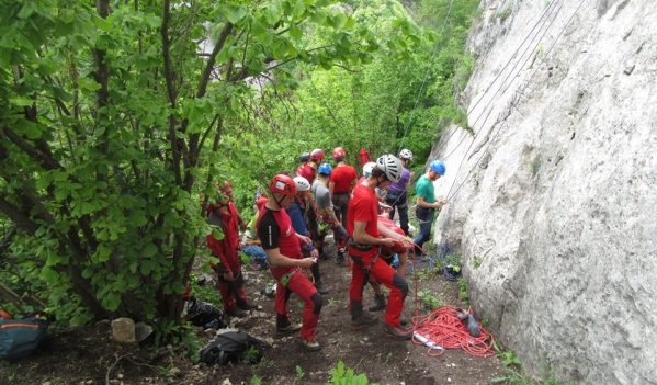 Exercițiu de pregătire al Salvamont Cluj în Cheile Turzii Exercițiu de pregătire al Salvamont Cluj în Cheile Turzii