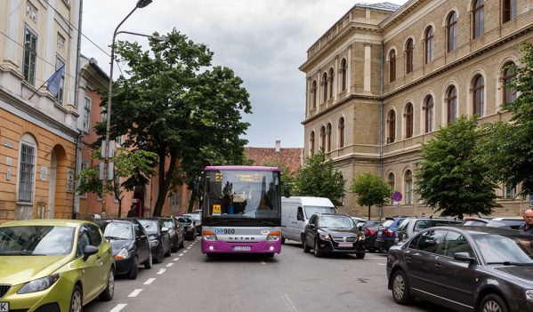 Zece autobuze noi și alte șapte trasee pentru transportul elevilor clujeni Zece autobuze noi și alte șapte trasee pentru transportul elevilor clujeni