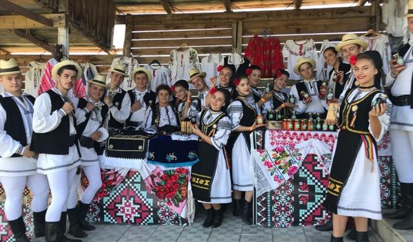 Produs de Cluj, la Festivalul Cultural al Românilor de Pretutindeni desfășurat la Chișinău Produs de Cluj, la Festivalul Cultural al Românilor de Pretutindeni desfășurat la Chișinău