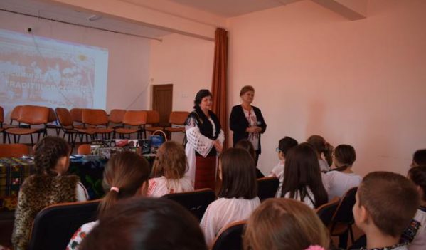 ,,Zestrea Tradițiilor Clujene”, la Liceul Teoretic ,,Eugen Pora” ,,Zestrea Tradițiilor Clujene”, la Liceul Teoretic ,,Eugen Pora”